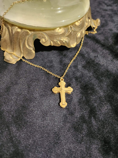 Chaine en acier inoxydable avec croix vintage doré