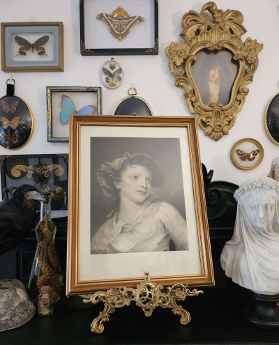 Grand cadre ancien en stuc doré avec illustration de J-B Creuze