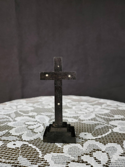 Mini crucifix sur socle