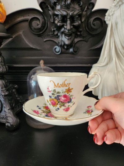Élégant duo de tasses anciennes en porcelaine d’Angleterre "Argyle" Mother & Father