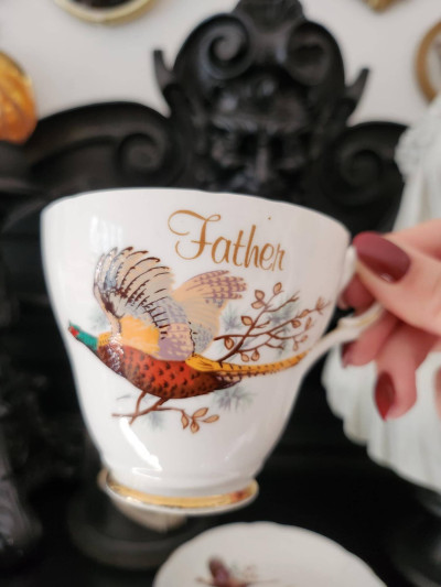 Élégant duo de tasses anciennes en porcelaine d’Angleterre "Argyle" Mother & Father
