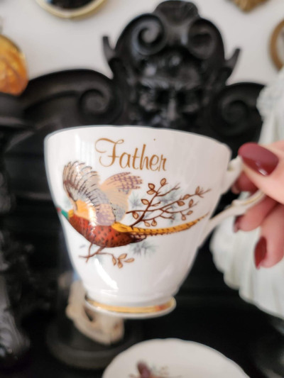 Élégant duo de tasses anciennes en porcelaine d’Angleterre "Argyle" Mother & Father