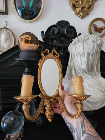 Bougeoir mural style Louis XV-XVI en laiton doré et miroir