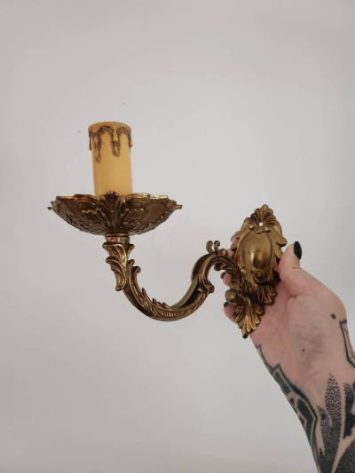 Paire d'appliques murales anciennes en laiton doré