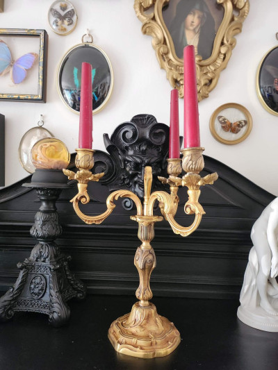 Superbe paire de chandeliers en laiton à trois branches - style baroque / gothique