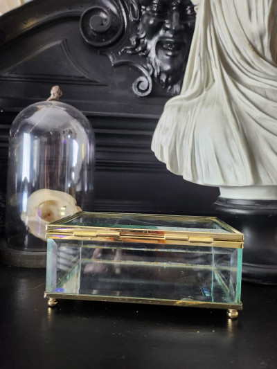Écrin en verre biseauté et laiton doré - style Art déco