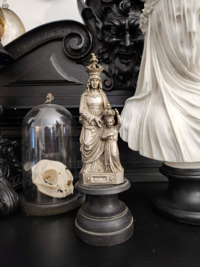 Statuette ancienne de Sainte-Anne et l’Enfant Marie sur socle en bois noirci