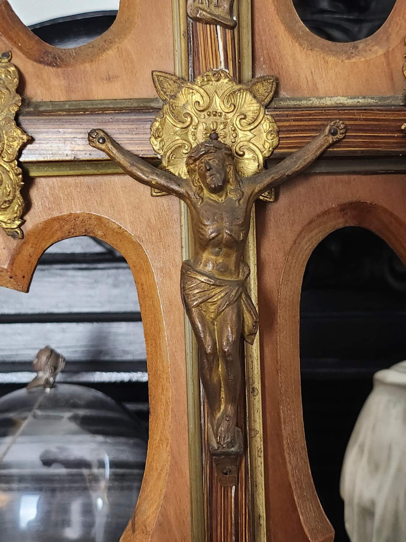 RARE CRUCIFIX EN bois avec bénitier coquillage jésus christ religion croix EUR 45,00 - FR