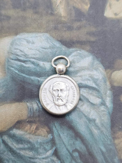 Médaillon reliquaire Saint Calixte - Terre des Catacombes de Rome