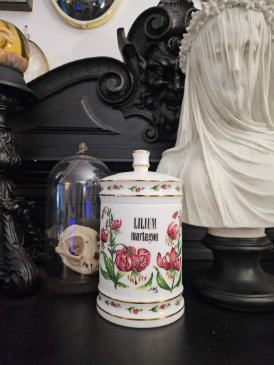 Pot couvert en porcelaine “Lilium Martagon” Vieux Rouen