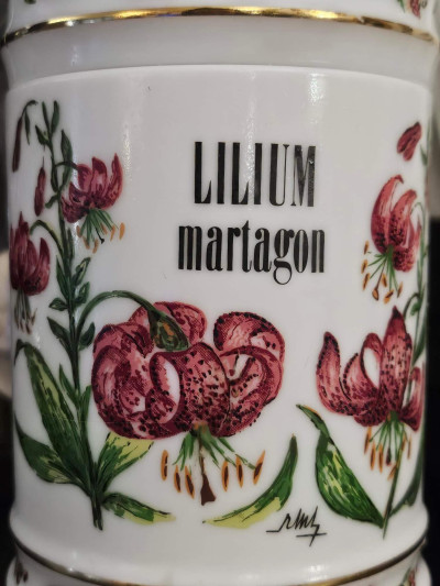 Pot couvert en porcelaine “Lilium Martagon” Vieux Rouen