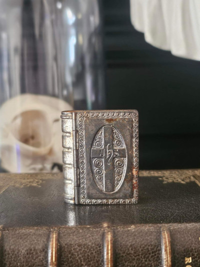 Petite boîte de dévotion religieuse