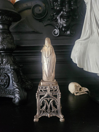 Statuette de Sainte Thérèse en régule