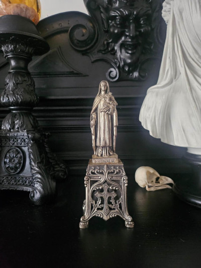 Statuette de Sainte Thérèse en régule