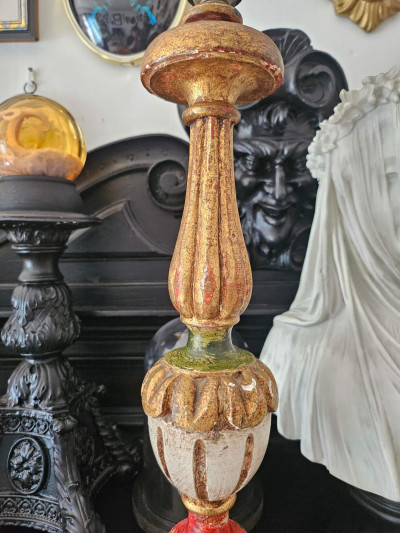 Pied de lampe en bois