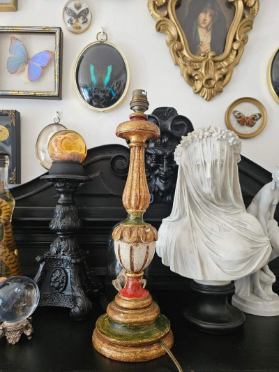 Pied de lampe en bois