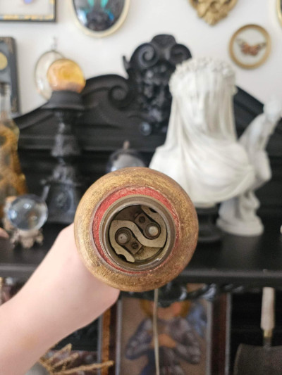 Pied de lampe en bois
