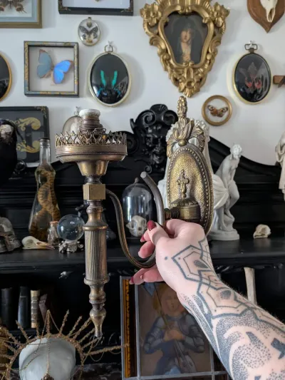 Paire d’appliques murales anciennes en laiton