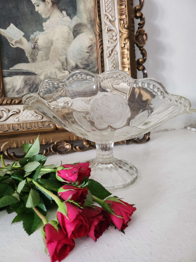 Coupe à fruits cristal motif roses élégante et raffinée - Sacra Nocta